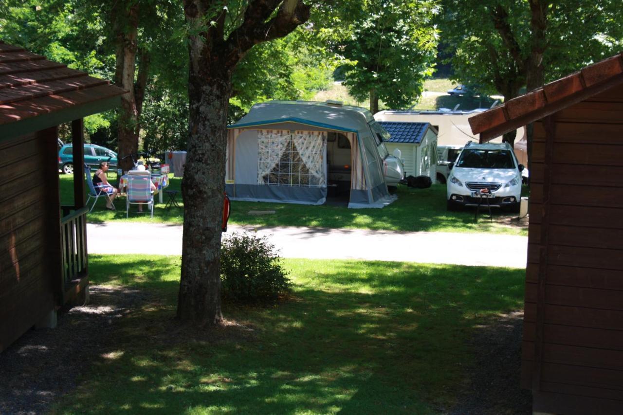 Camping Les Etoiles Saint-Sornin-Lavolps Εξωτερικό φωτογραφία