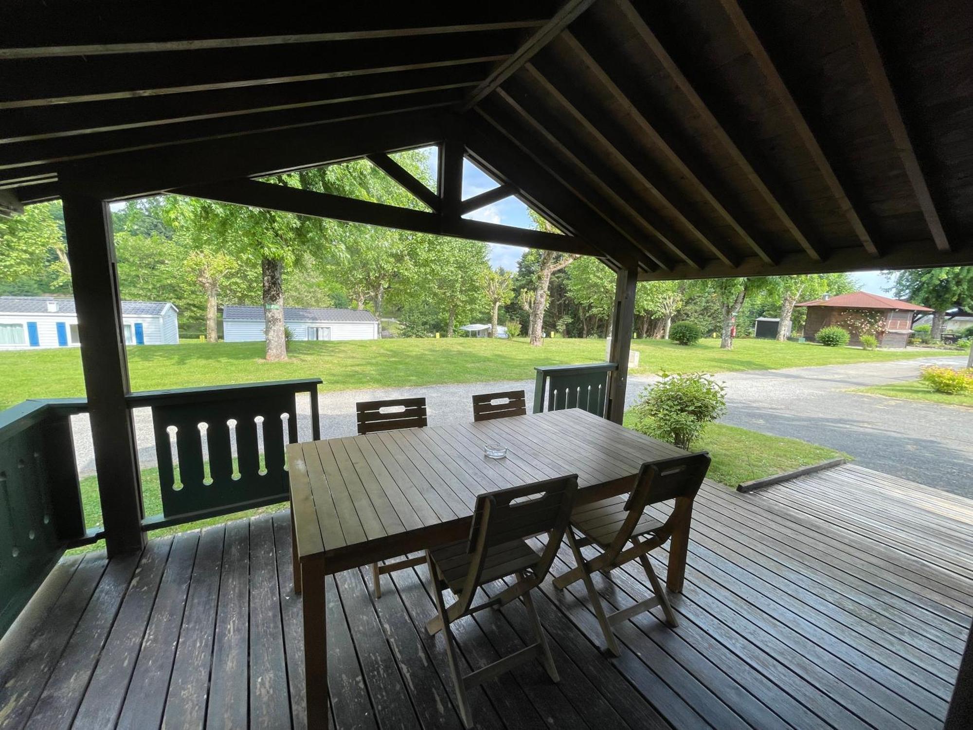 Camping Les Etoiles Saint-Sornin-Lavolps Εξωτερικό φωτογραφία