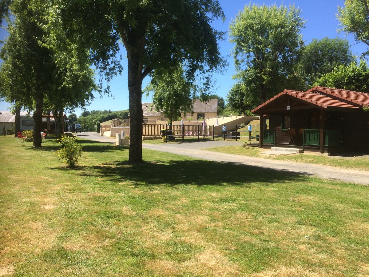 Camping Les Etoiles Saint-Sornin-Lavolps Εξωτερικό φωτογραφία